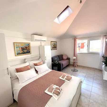 Adriasea Apartment 公寓 *